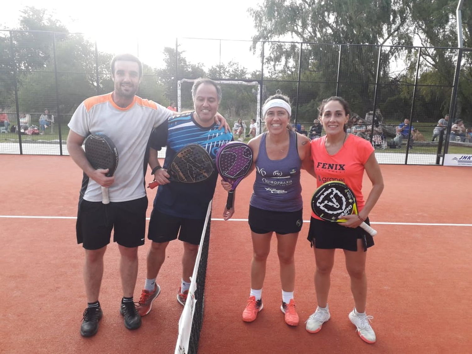 Mariela Peyregne y Silvana Campus le juegan de igual a los hombres. En "La Curva" mostraron lo mucho que saben tanto en la enseñanza como dentro de la cancha.