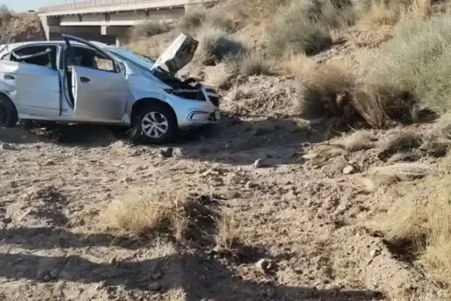 Una turista murió en la Ruta Nacional 40 tras salir despedida del auto donde viajaba, sucedió en Mendoza