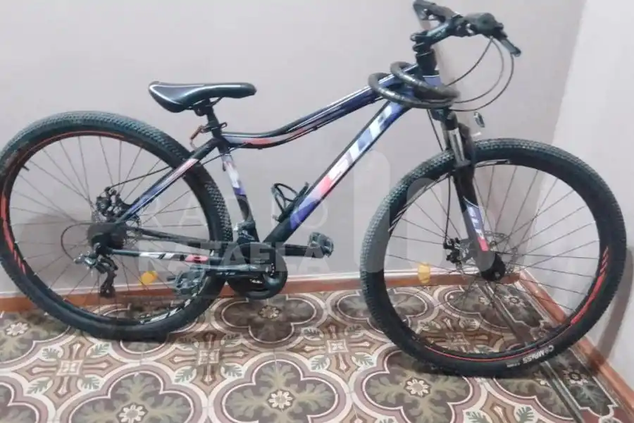 Detuvieron a un rafaelino con múltiples bicicletas robadas dentro de su casa