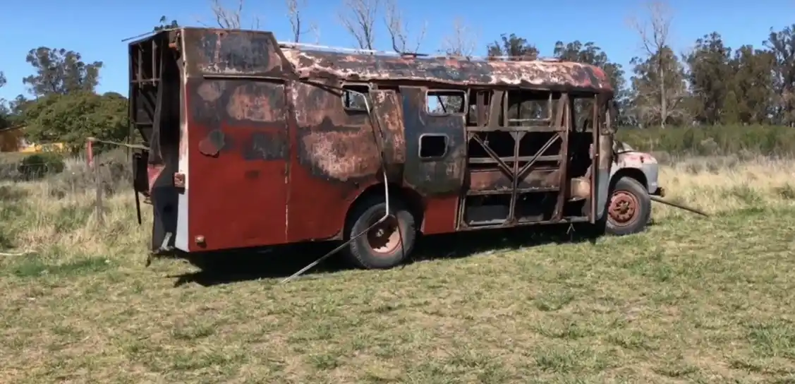 Necochea: Tres jóvenes murieron calcinados en un motorhome
