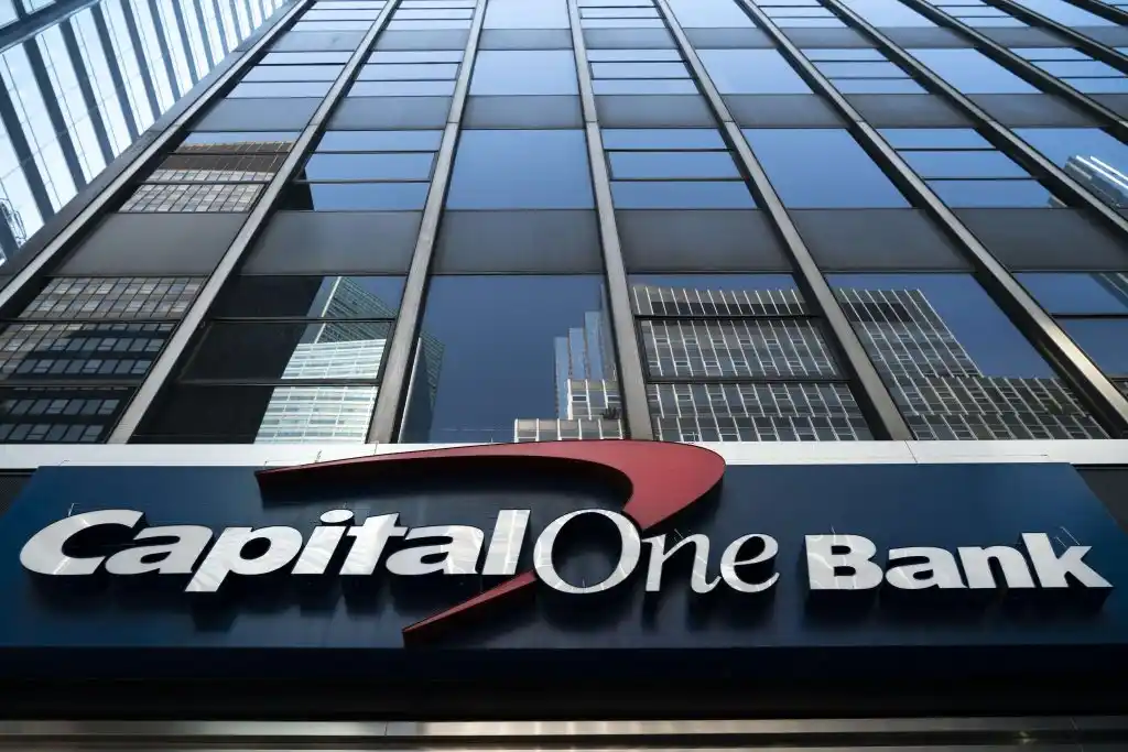 El banco Capital One Financial anunció un masivo robo de datos