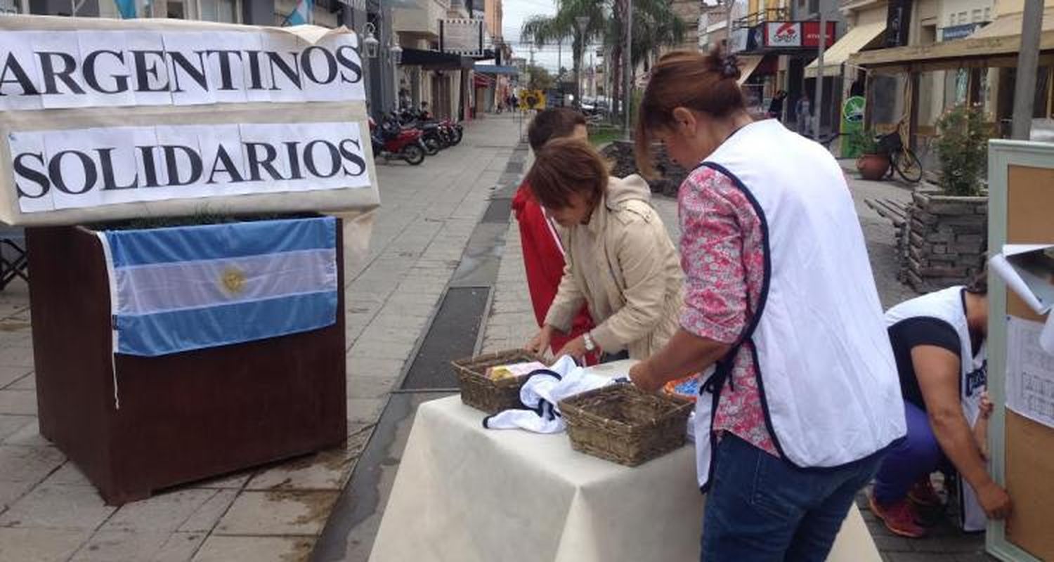 Con una jornada en la Peatonal, Red Solidaria contó cómo avanzan las obras en pediatría