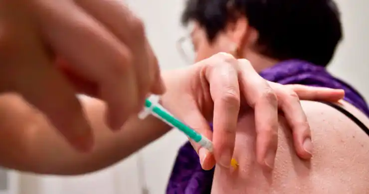 En PAMI ya son 300 mil los preinscriptos para recibir la vacuna antigripal