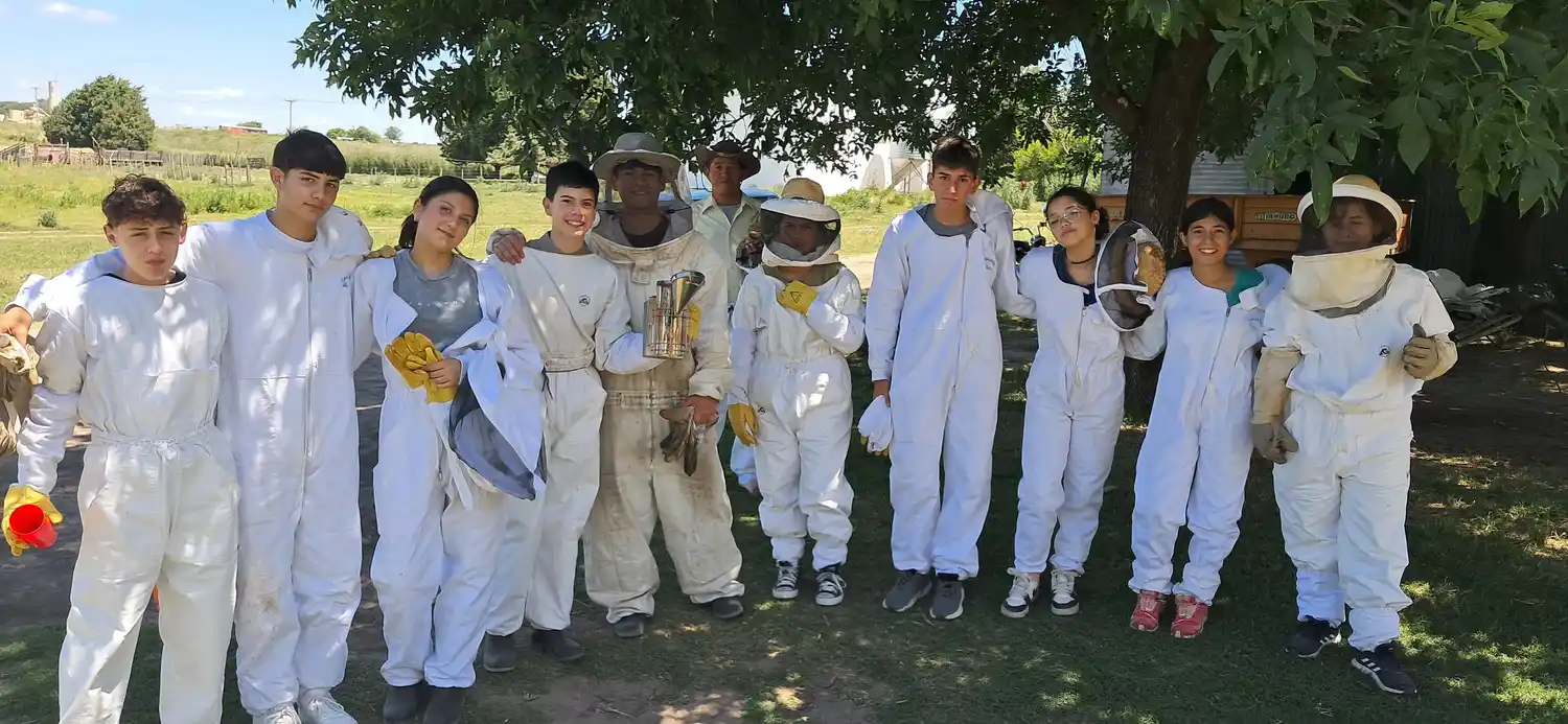 La Escuela Técnica consolida la comercialización de su miel con trazabilidad y proyección productiva