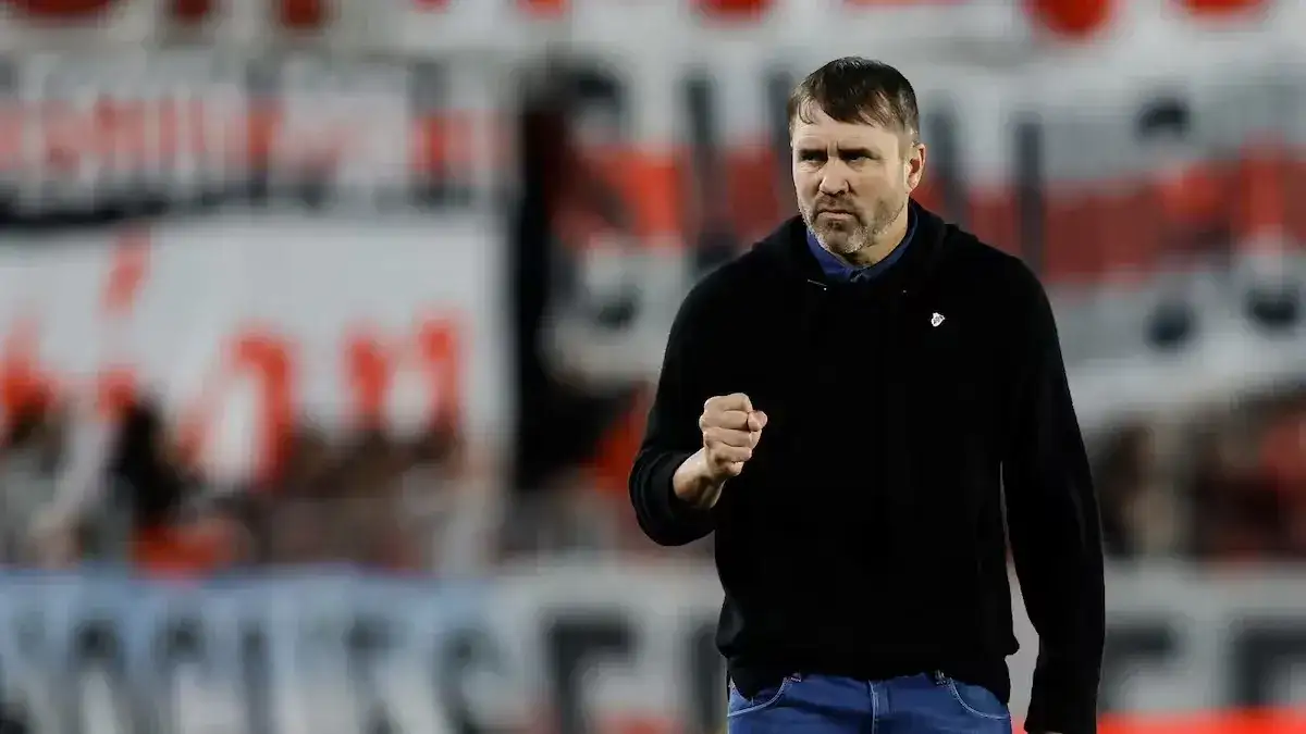 El fuerte cruce entre Coudet y un periodista tras el triunfo de River: "no te equivoques, soy respetuoso pero no boludo"