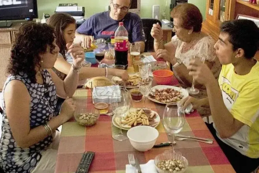 Hay que ganar casi $900 mil para seguir dentro del grupo social que fue el gran motor argentino