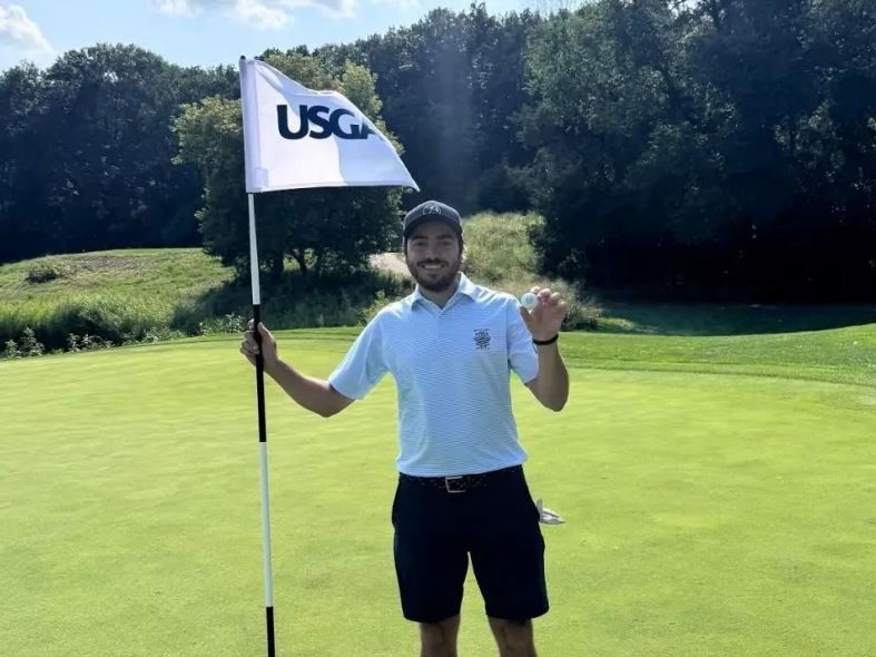 Un gualeguaychuense metió un increíble hoyo en uno en un torneo de golf y quedó en la historia