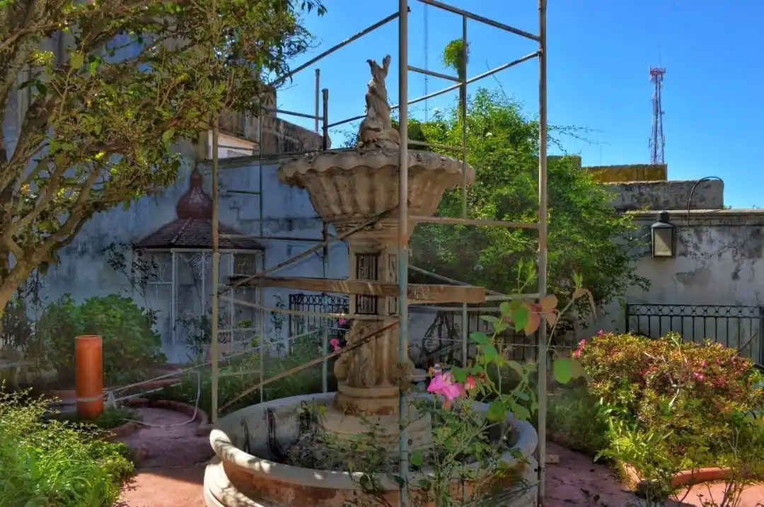 Restauran la fuente del Museo Anadón