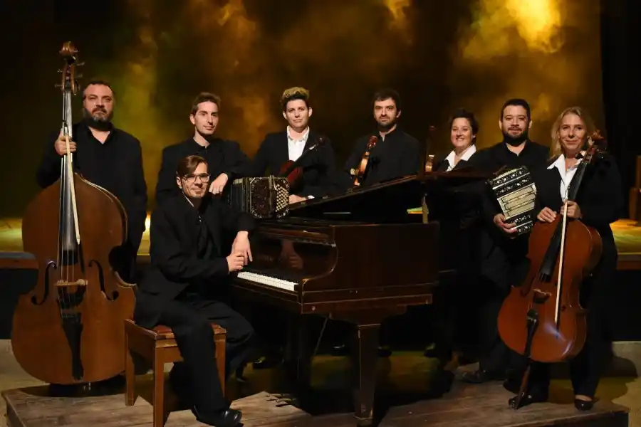 Concierto de la Orquesta municipal de Tango junto a Leandro Ponte