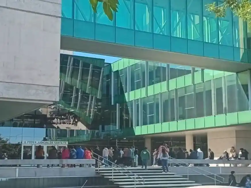 La magistrada subrogante del Juzgado de Primera Instancia en lo Laboral de Reconquista hizo lugar a una acción de amparo interpuesta por las docentes jubiladas María Claudia Nallip, Susana Antonia Zanier e Inés Mabel Speranza.