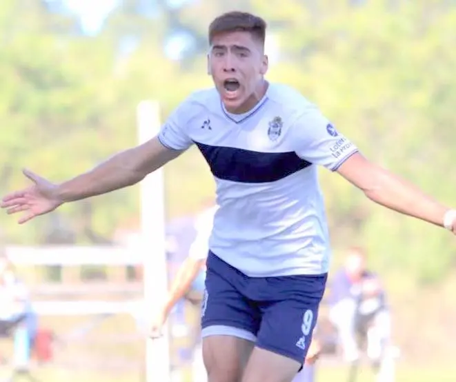 Gol de Caraballo en la Reserva
