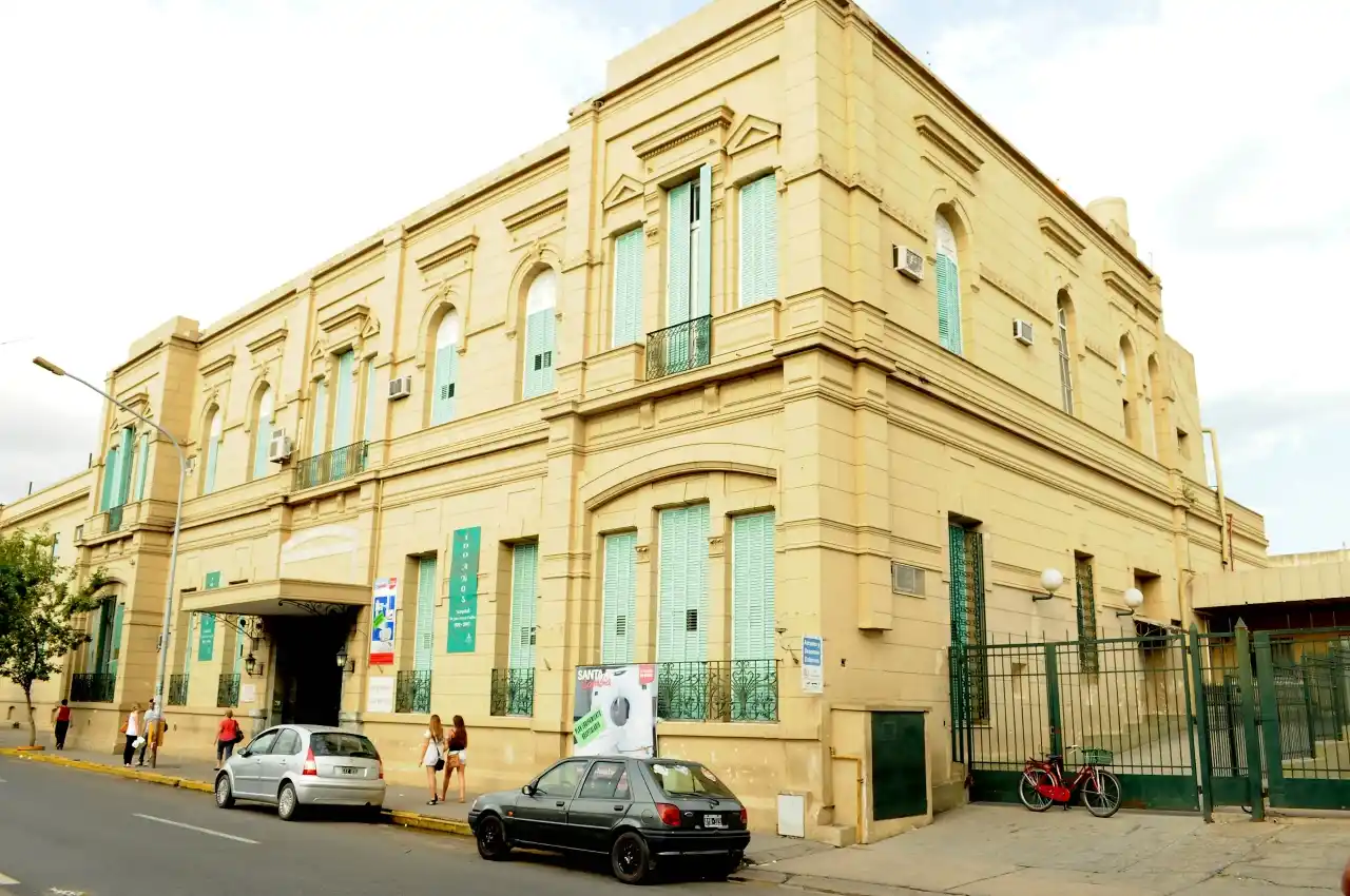 Con la llegada de la Sputnik V, se vacunaría al 70 % de la comunidad hospitalaria del Cullen