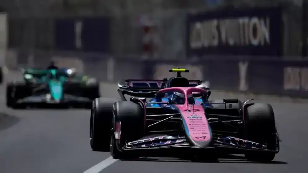 El Alpine de Colapinto pasó sin pena ni gloria por Barcelona.