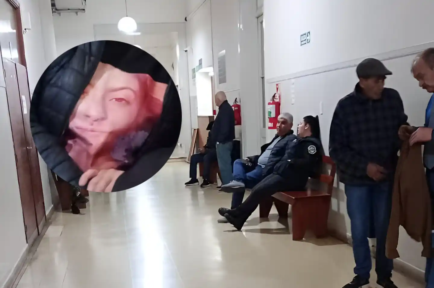 Con remeras con el rostro de Naiara, familiares y amigos de la joven asistieron al juicio.