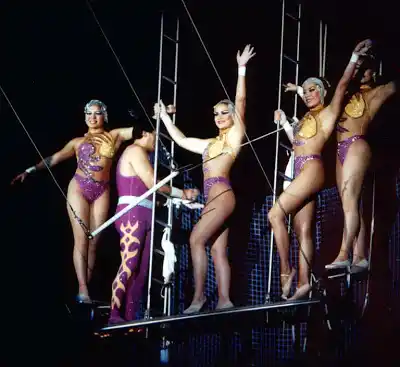 Circo Merlin sumó “Las Águilas del Trapecio”