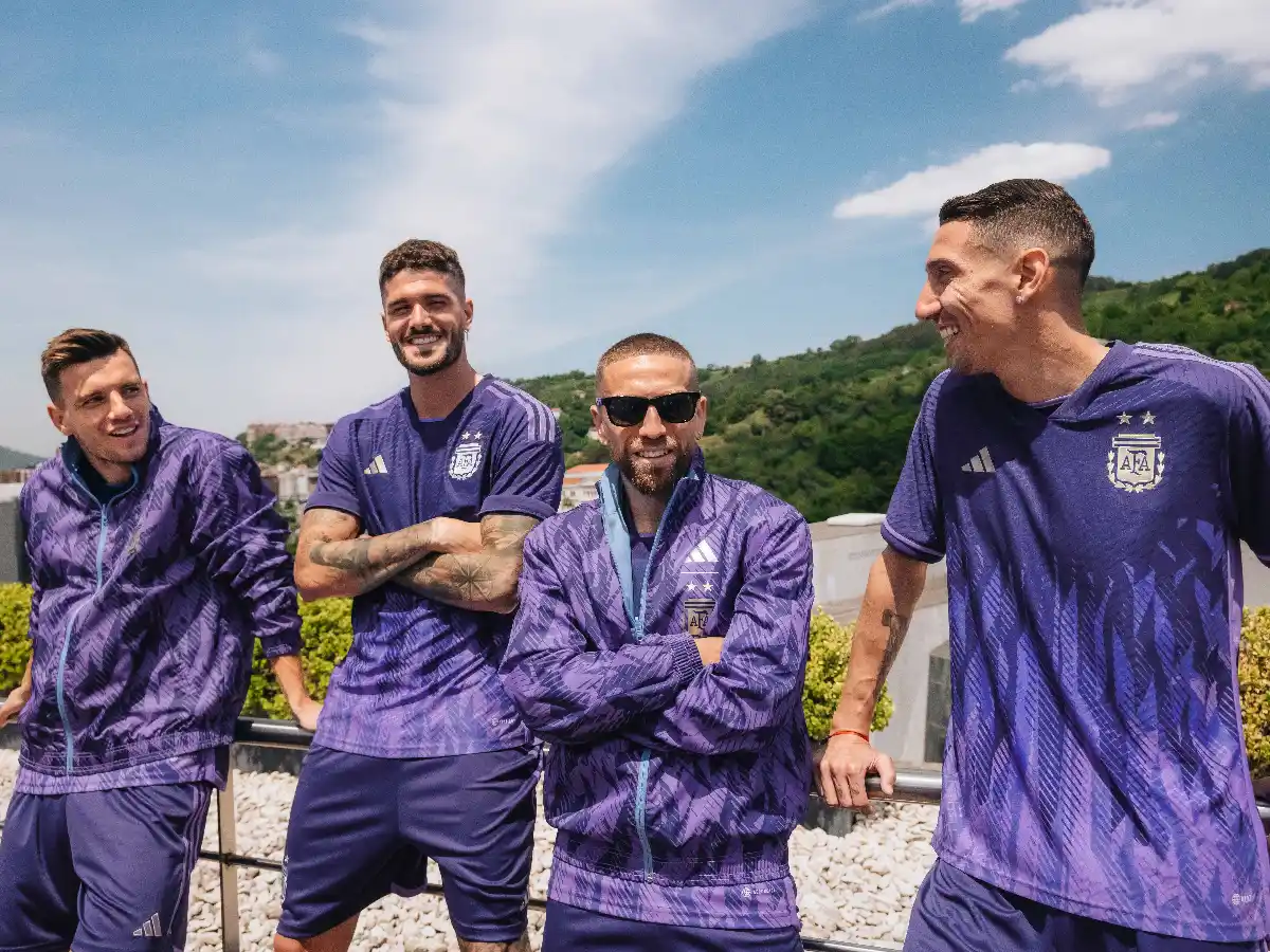 La selección presentó nueva camiseta para el Mundial  