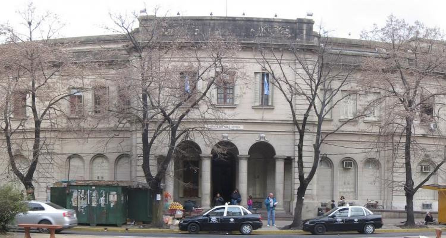 La combi de traslado del Hospital está rota y hay quejas de pacientes que deben viajar a La Plata