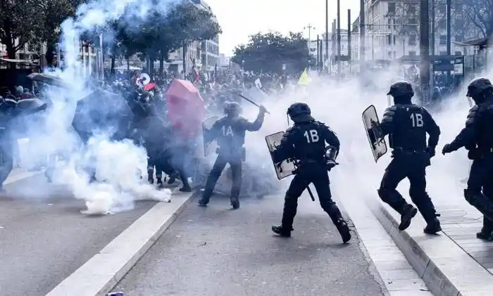 El Gobierno francés adoptó por decreto su reforma jubilatoria
