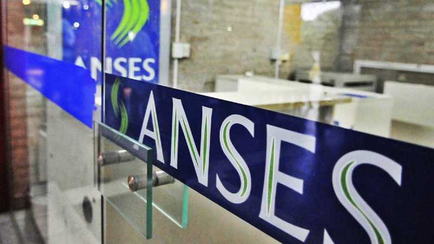 Las oficinas de ANSES comienzan a atender al publico