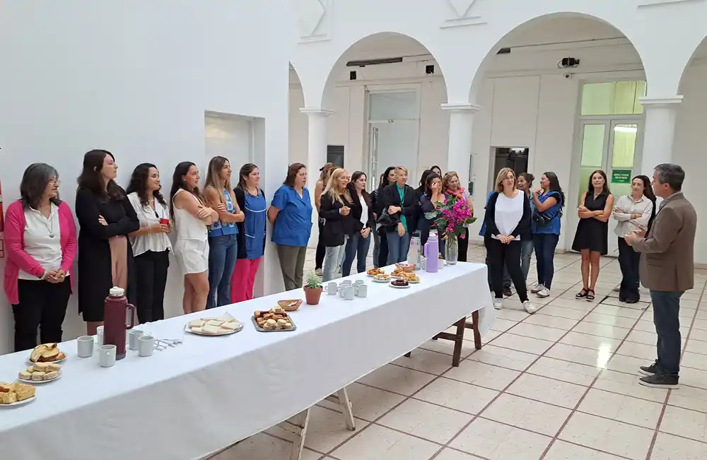 Agasajo. El intendente Barrena felicitó a las mujeres en su día en el munipio