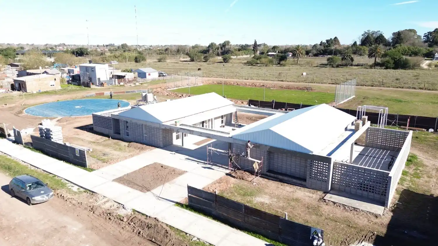 Avanza la construcción del Espacio Comunitario en el barrio La Esmeralda