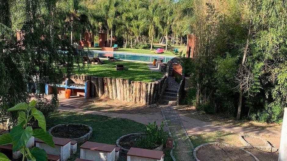 La "Ibiza" del Conurbano: Así es el campo nudista que fue clausurado por la Municipalidad de Moreno