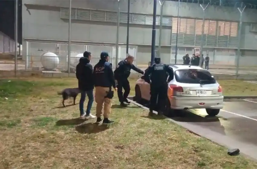 Balearon el Complejo Penitenciario de zona oeste: se registraron al menos 15 disparos y hallaron una nota intimidante