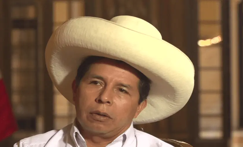 ¡La «PAPA CALIENTE»! PEDRO CASTILLO entibia a la izquierda o «si te vi no me acuerdo»