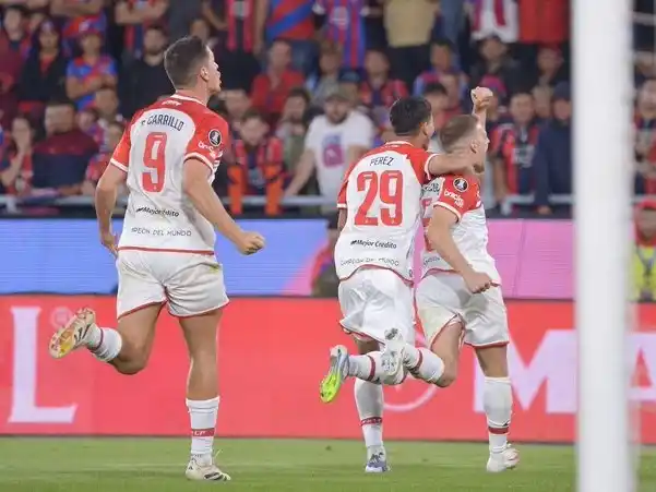 Victoria agónica del Pincha en Paraguay pro 1 a 0.