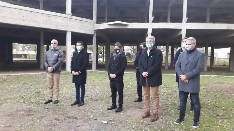 Kicillof en Villa Gesell: Inauguró centro de salud y recorrió obra de hospital