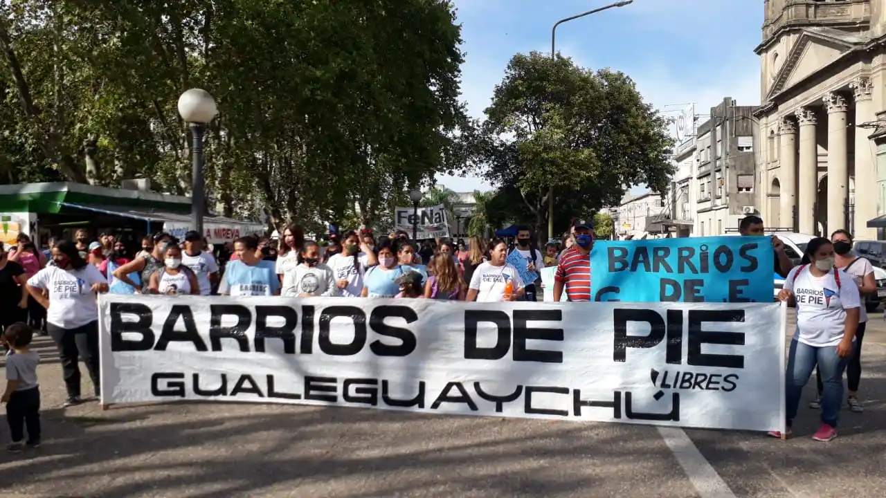 Vecinos volvieron a marchar a Desarrollo Social pidiendo más alimentos