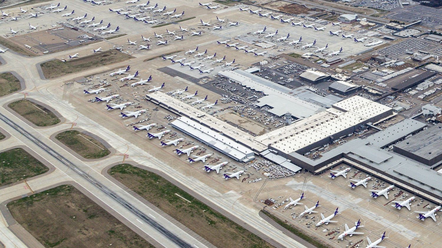 El momento de las cargueras: FedEx planea contratar 850 pilotos