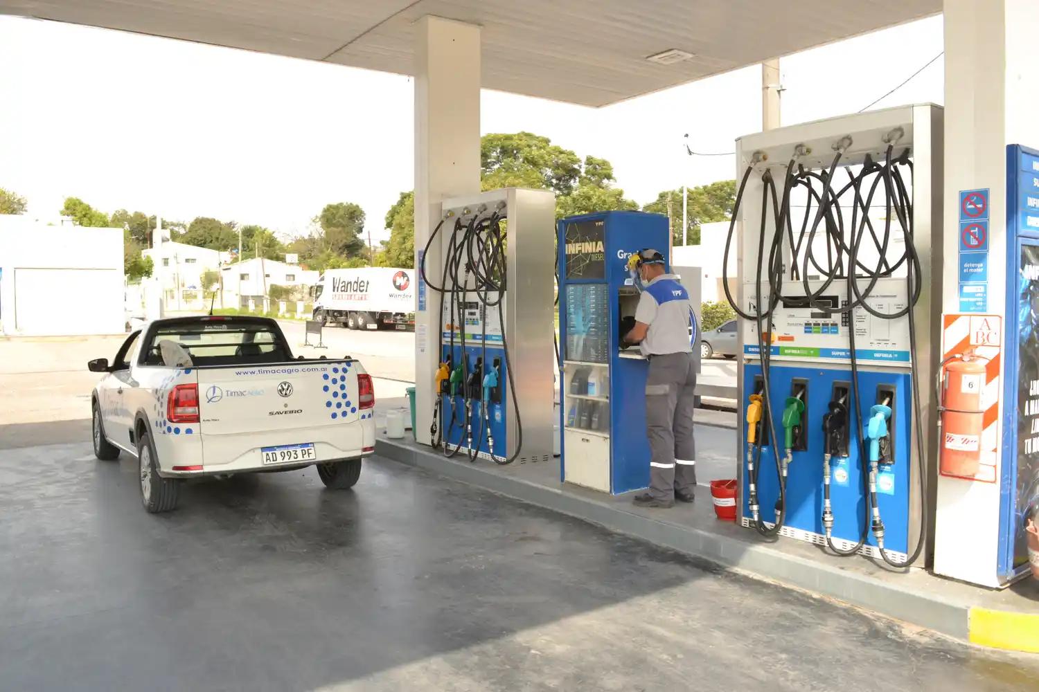 El expendio de nafta cayó entre un 60 y un 75% en las estaciones de servicio