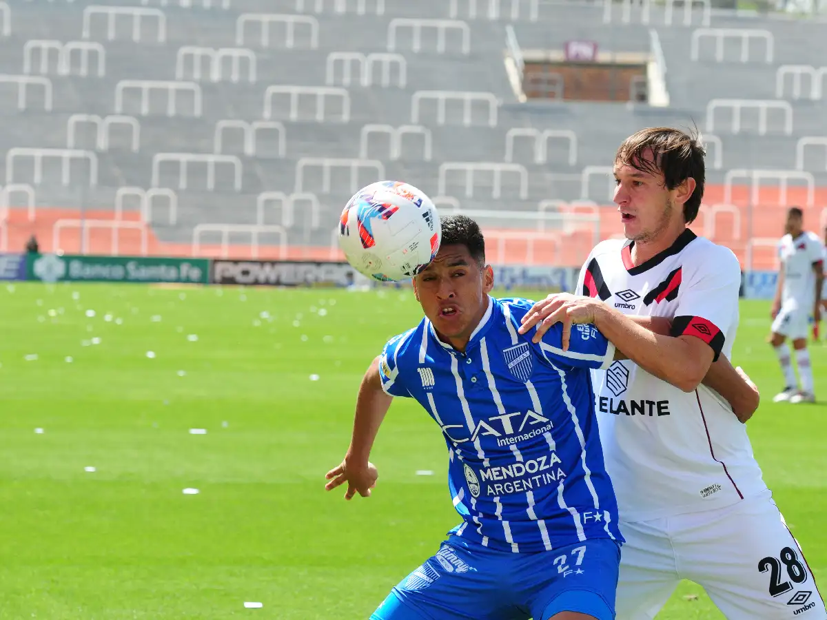 Godoy Cruz reaccionó y rescató un empate en Mendoza