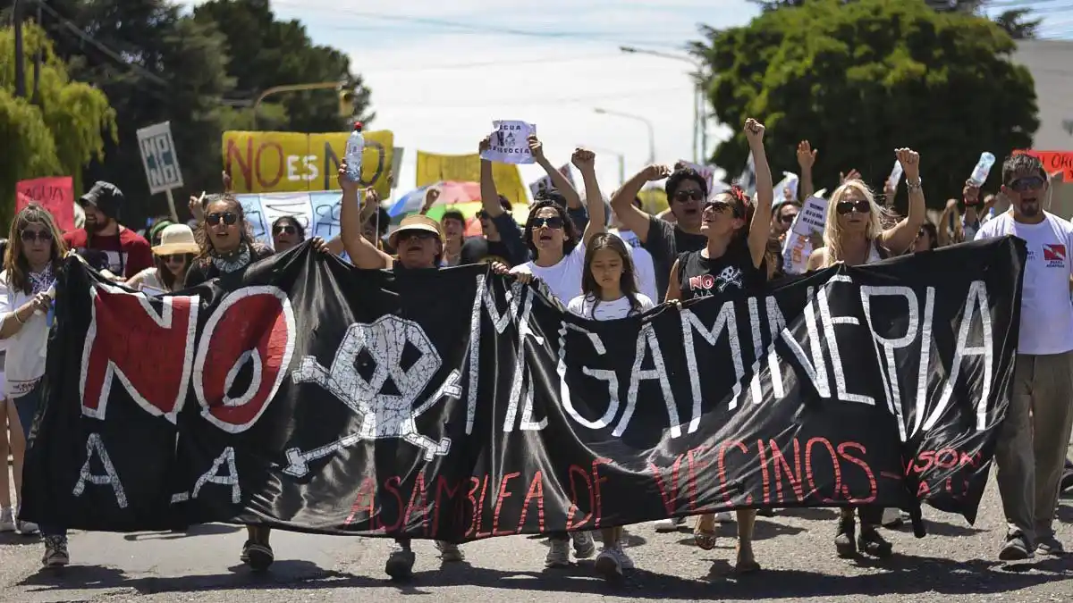 Grieta social y científica en la megaminería