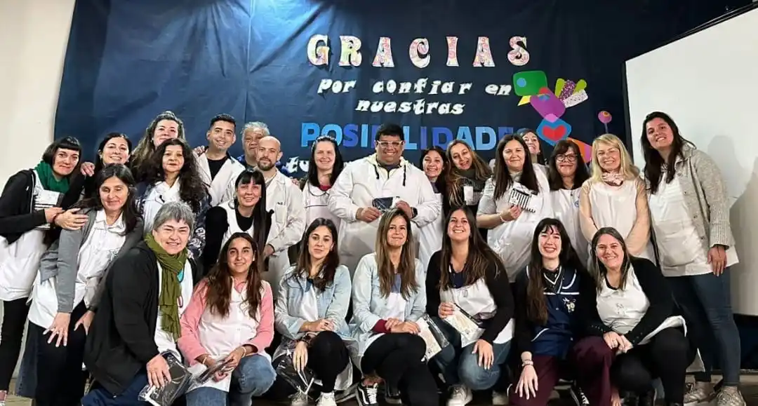 Escuela 6 docentes