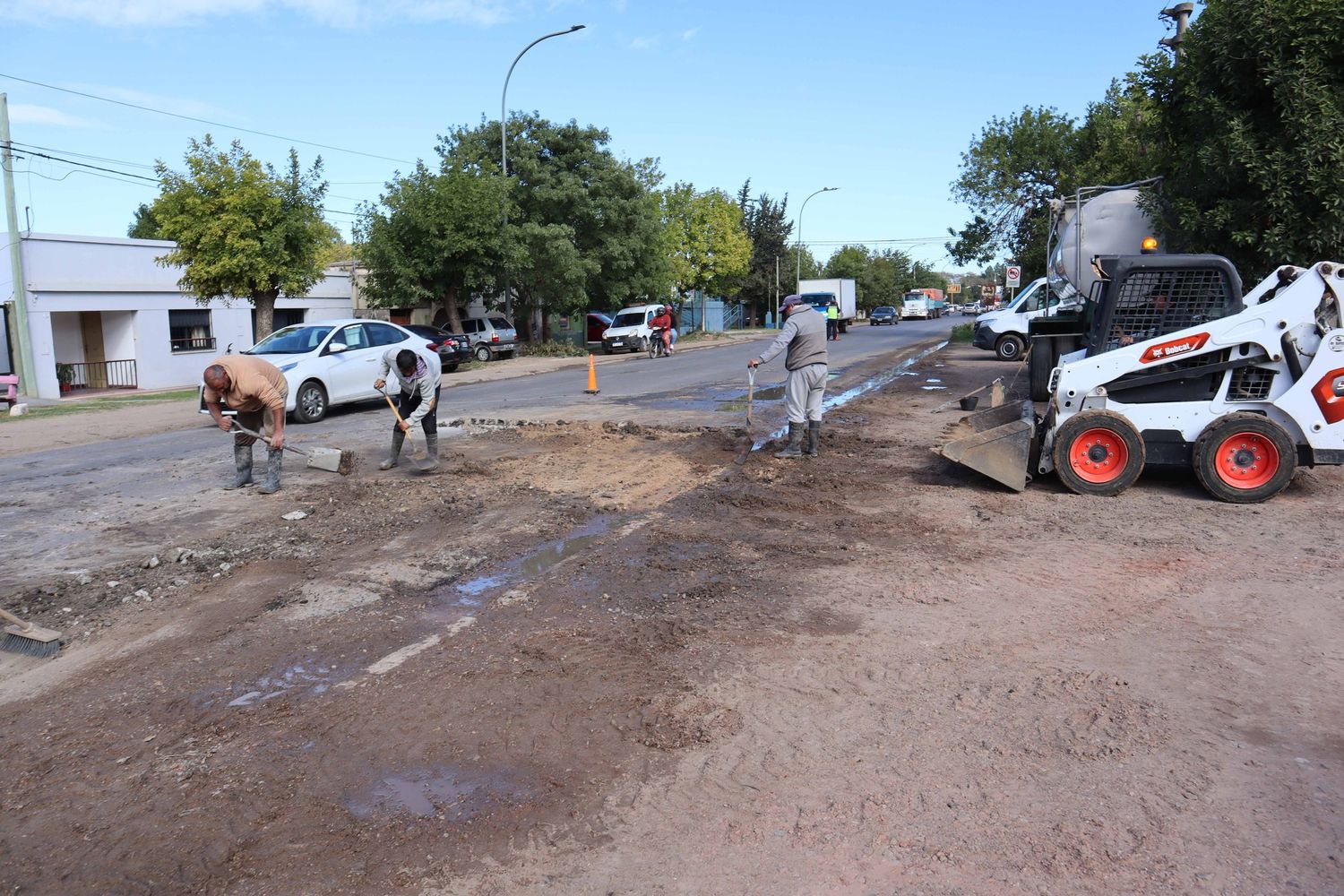 Reparan caño de agua