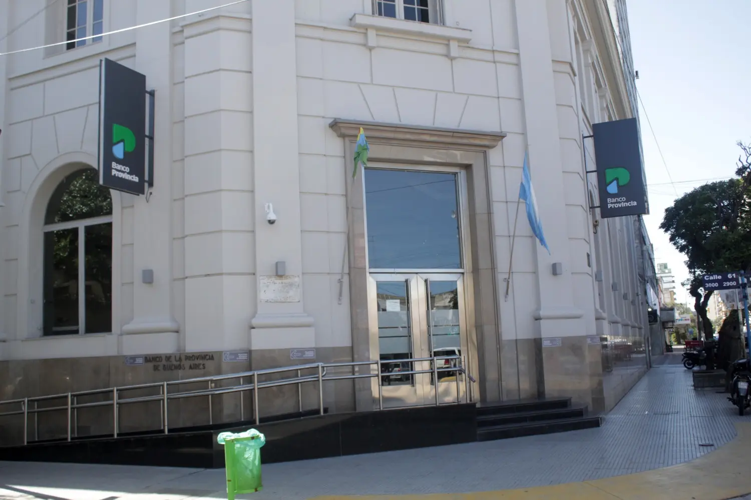 Bancos. La atención cambia de horario