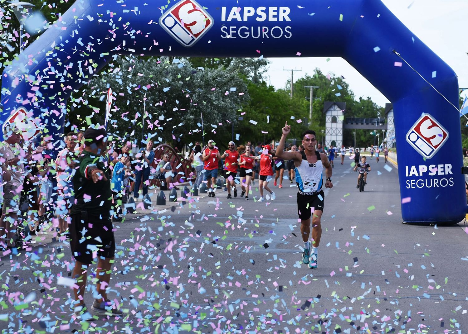 Los corredores superaron el desafío de la Maratón de la Avicultura en Crespo