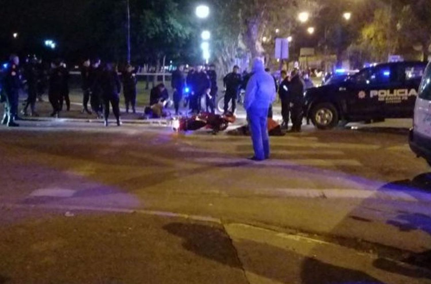 Tiroteo en macrocentro: identificaron a los delincuentes abatidos y buscan a la víctima que se fue asustada