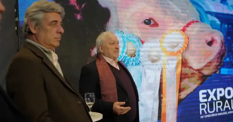 Nicolás Pino y Raúl Etchebehere, en la conferencia de prensa.