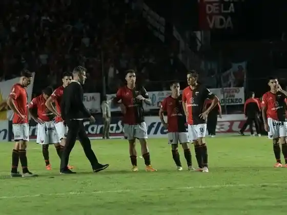 El Sabalero lleva tres derrotas consecutivas: ésta ves cayó 1 a 0 en Sta.Fe.Foto:Carolina Niklison