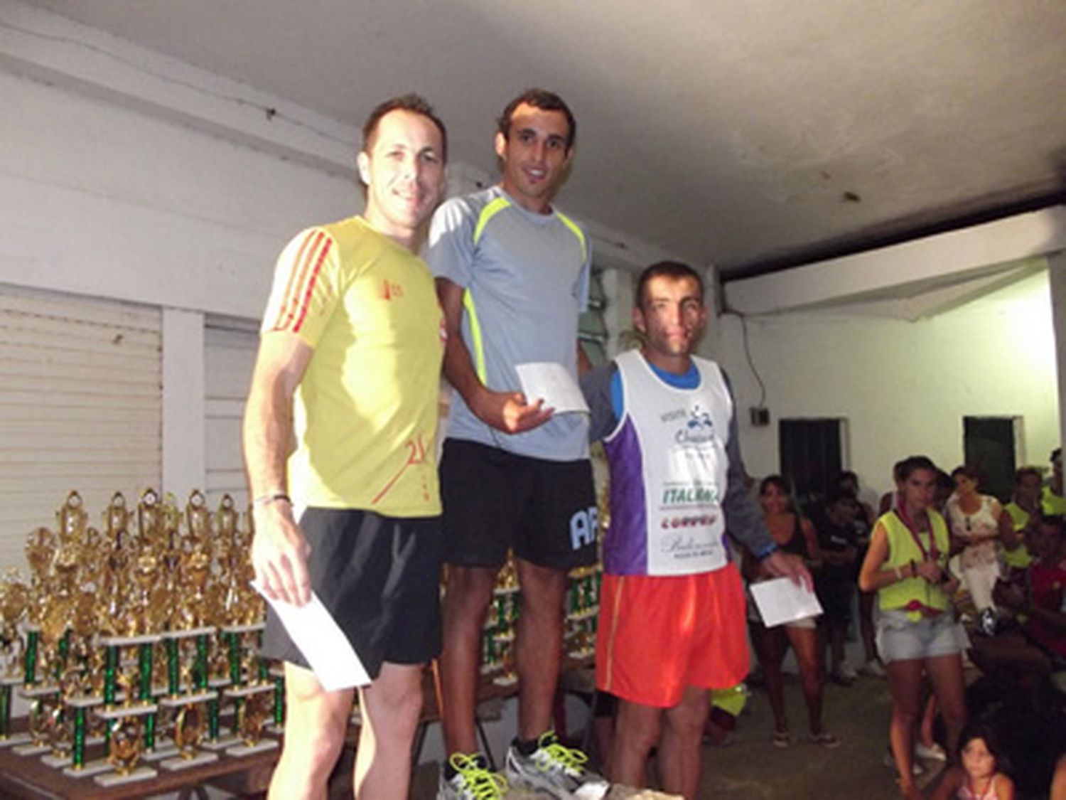 Atletismo: buena labor de los atletas locales en el Maratón de la Playa