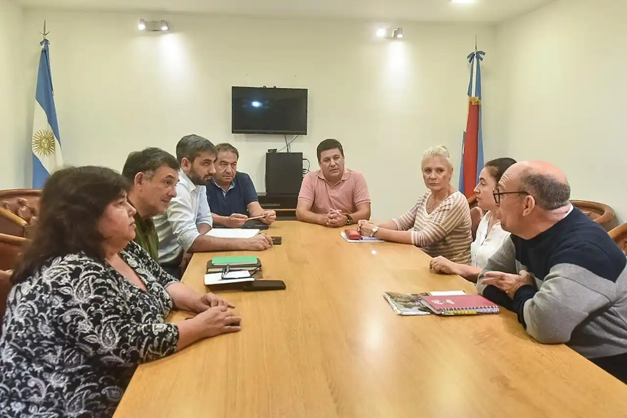 Senadores justicialistas respaldan a la Liga de Comunas y advirtien sobre la caída de recursos