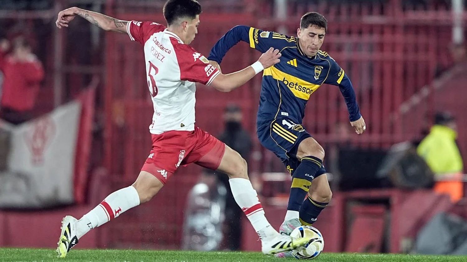 Boca perdió con Huracán en el “Tomás Duco” por 1-0 y acrecienta su crisis