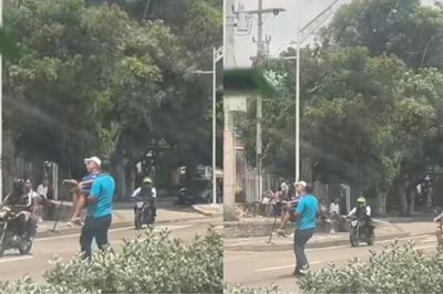 ¡Un gran gesto!: un chofer de colectivo detuvo su marcha y ayudó a un adulto mayor a cruzar la calle