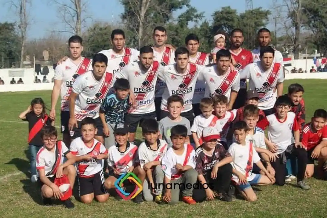 Atlético Hasenkamp logró por penales la clasificación a semifinales del Paraná Campaña