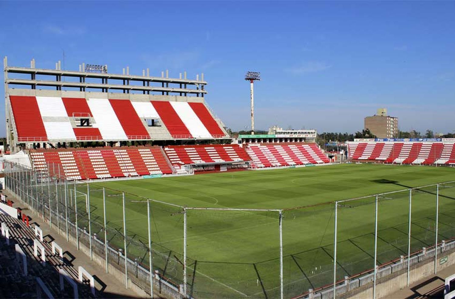 Por las altas temperaturas, reprogramaron el horario del partido entre Central y Unión