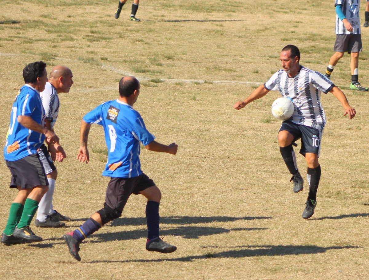 Partidos de buen nivel de fútbol se pudieron apreciar el pasado sábado en cancha de yaguarí, en un torneo que se inició con muchos atractivos.