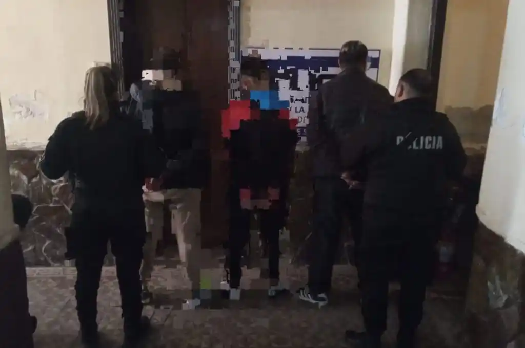 Detenidos por agresión en una escuela